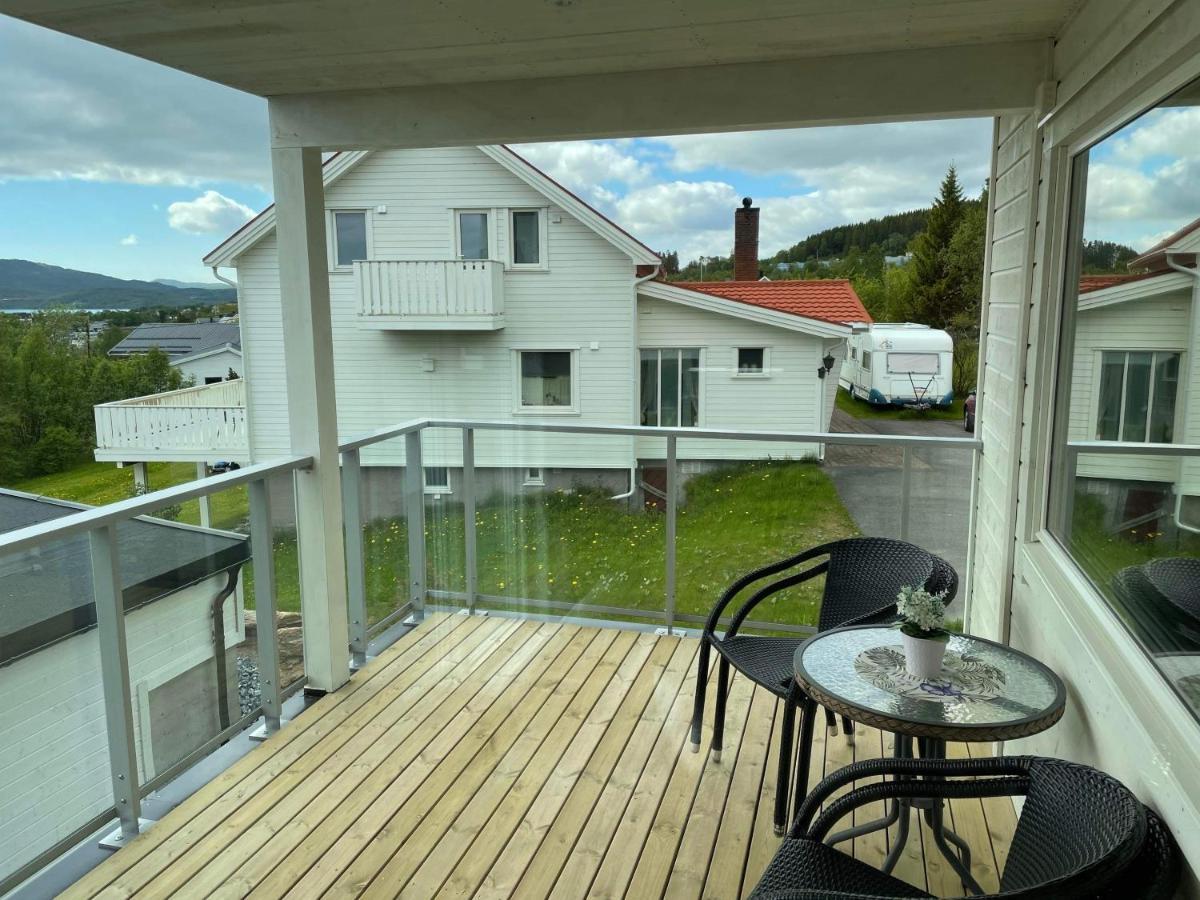 Apartamento Veien Til Senja Finnsnes Exterior foto