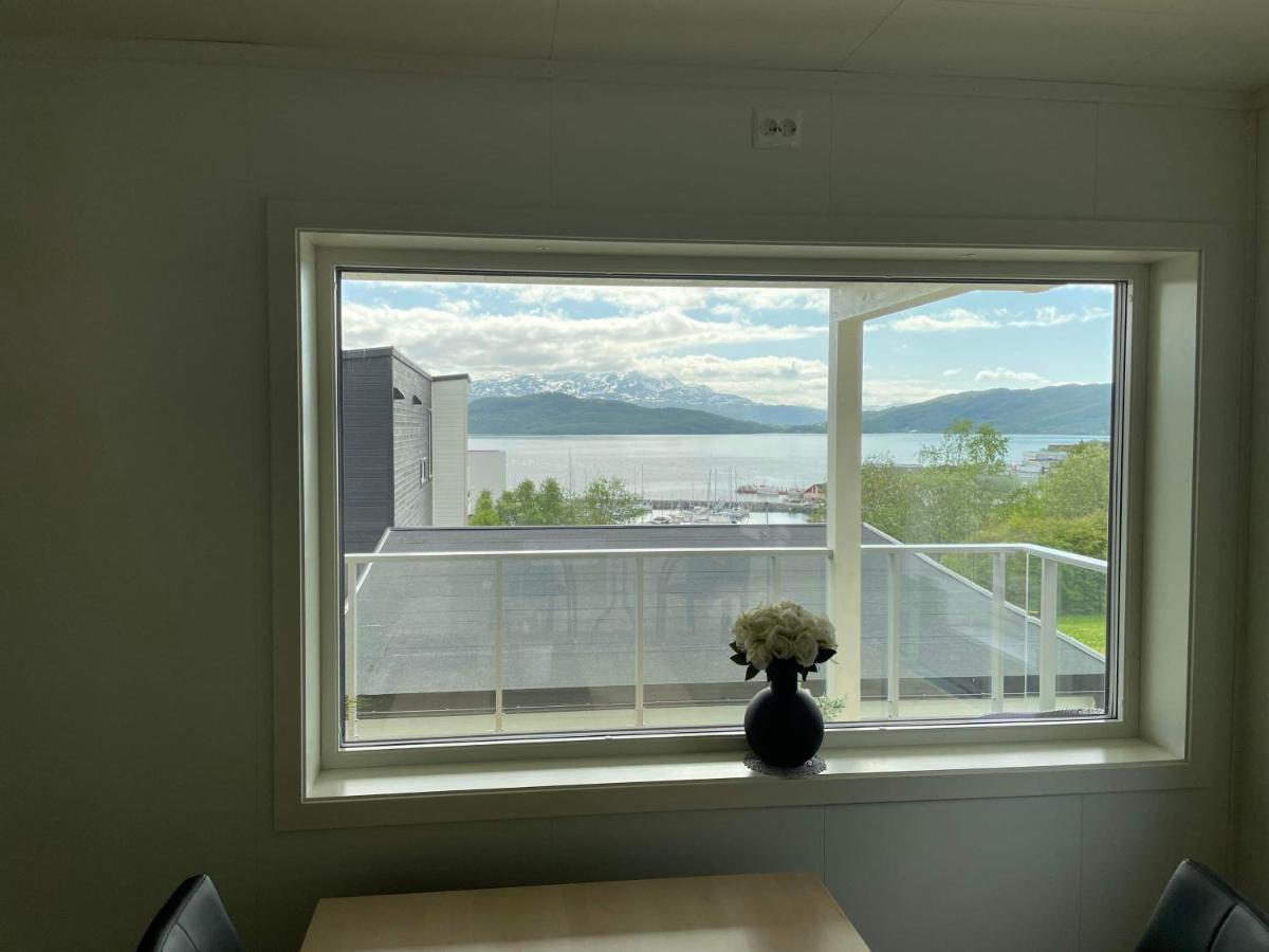 Apartamento Veien Til Senja Finnsnes Exterior foto